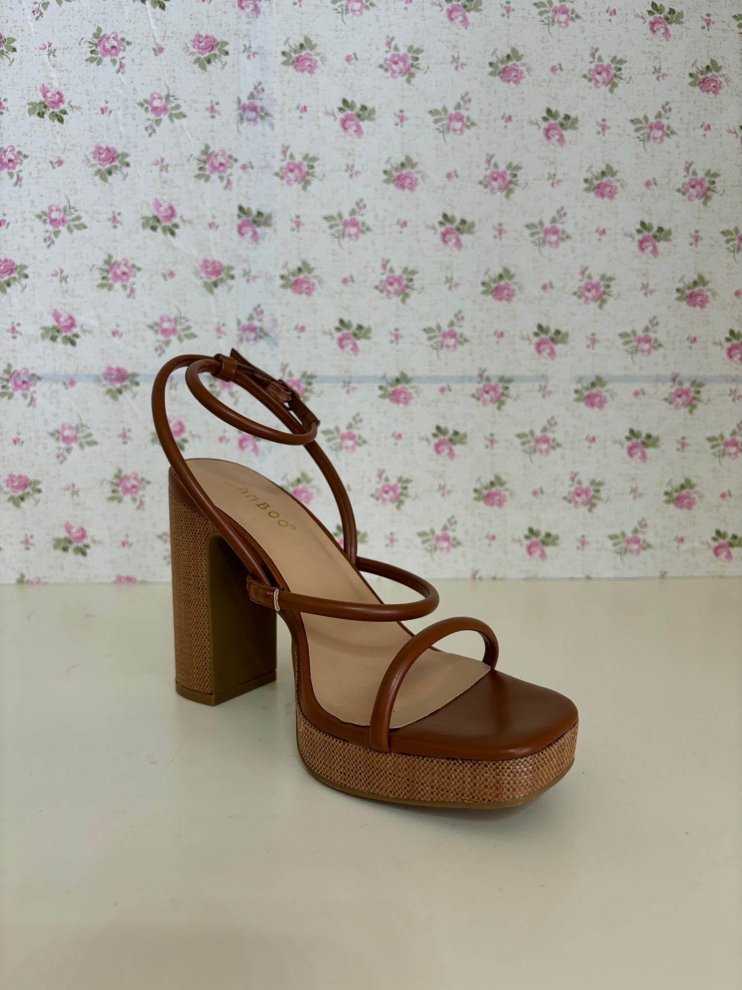 Dialog Heels