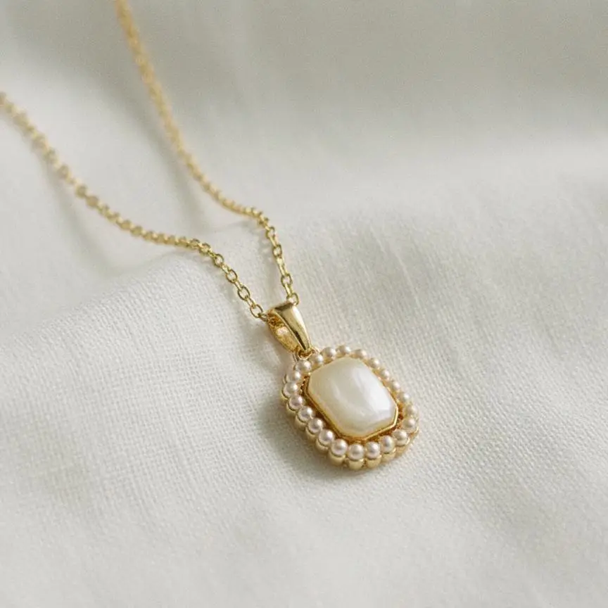 Vintage Shell Geometric Pendant Necklace